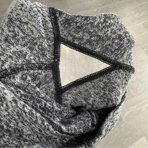 Lululemon Wunder Under Crop (Hi-Rise) Luon Spray Jacquard White Black Leggings 4 - Picture 11 of 13